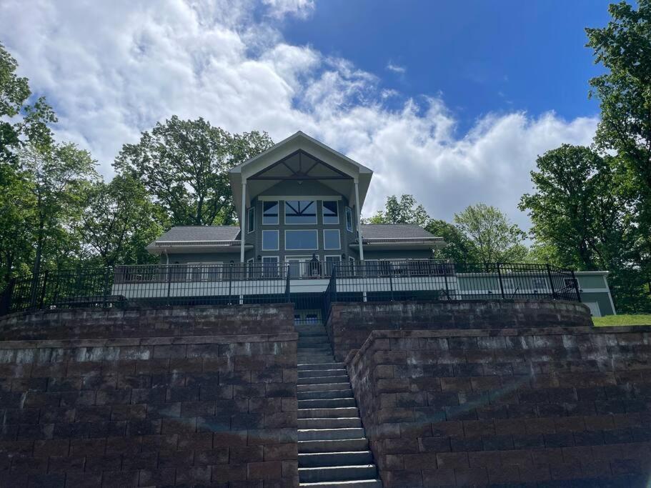 Luxury Mountain Huntingdon