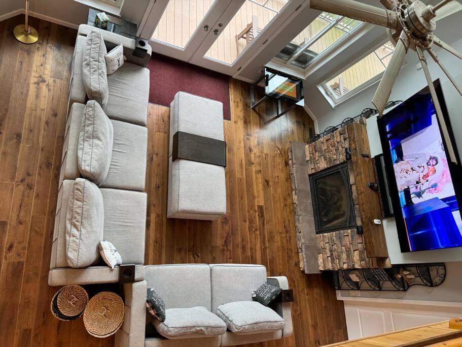 Luxury Mountain Huntingdon